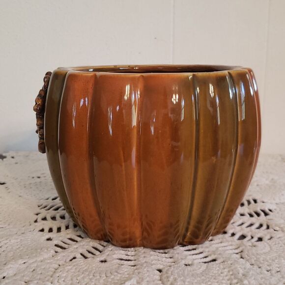 Pretty Fall Autumn Pumpkin Ceramic Planter with Leaves - Picture 3 of 8